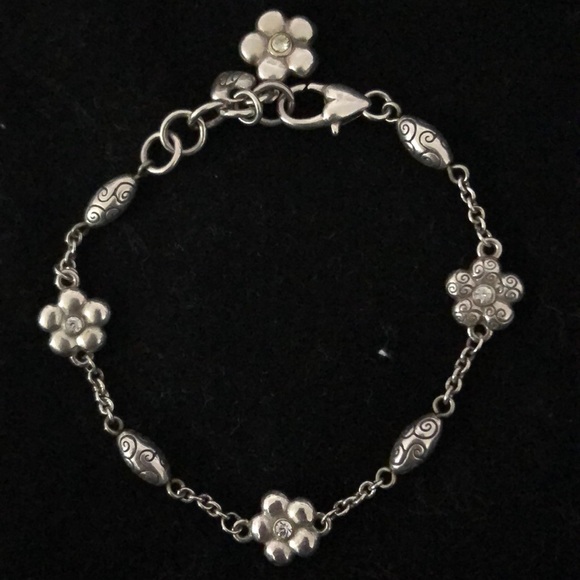 Flower bracelet - Picture 1 of 3